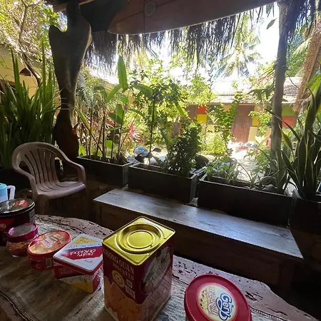 Big Daddy'S Surfcamp Apartment Pasanggaran Exterior photo